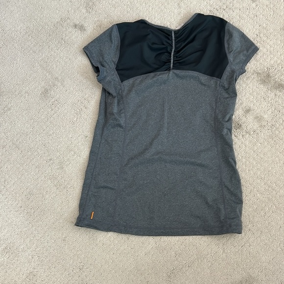 Lucy athletic shirt - Picture 2 of 3